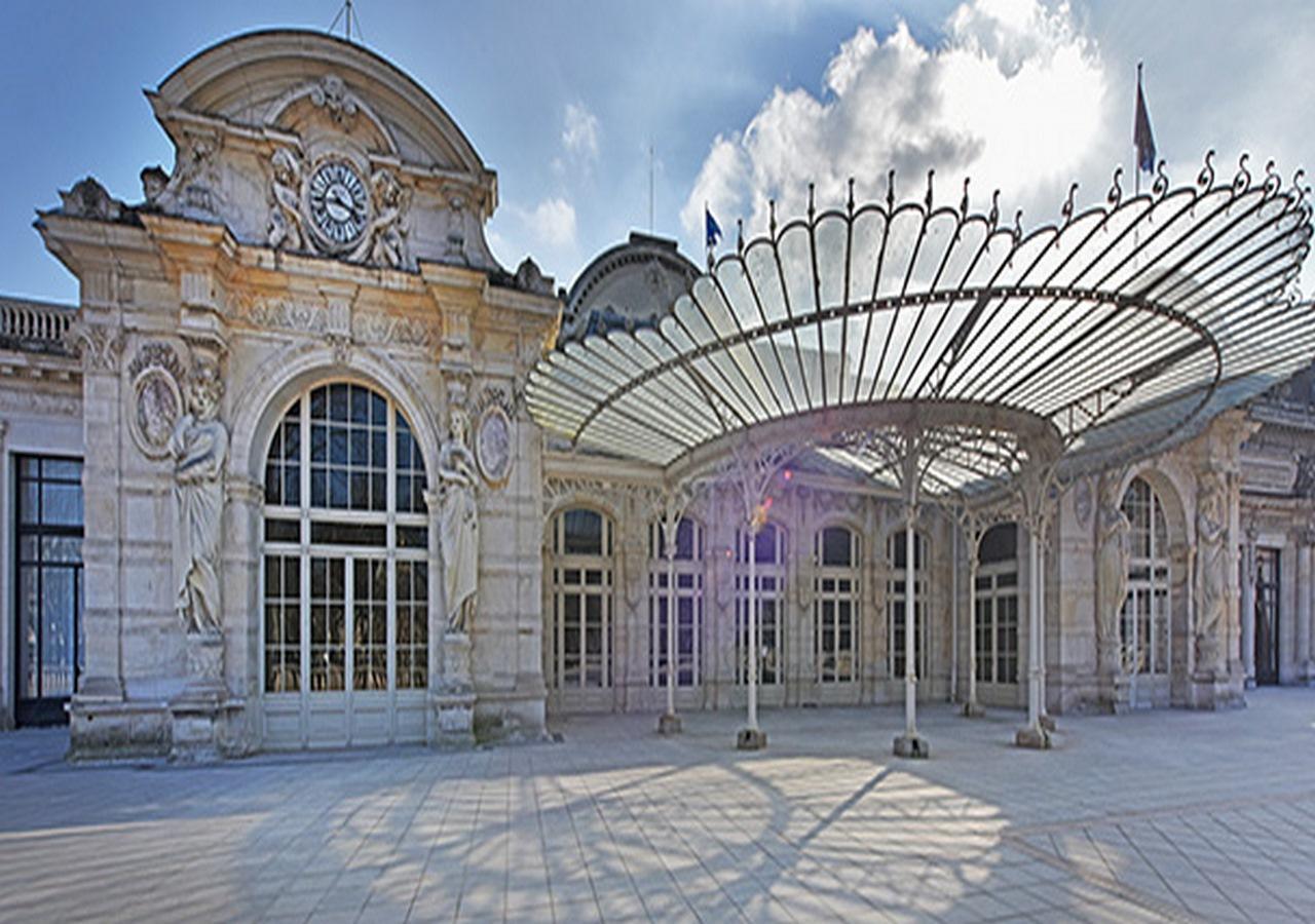 Aparthotel Domitys La Fontaine Du Roy Vichy Exterior foto